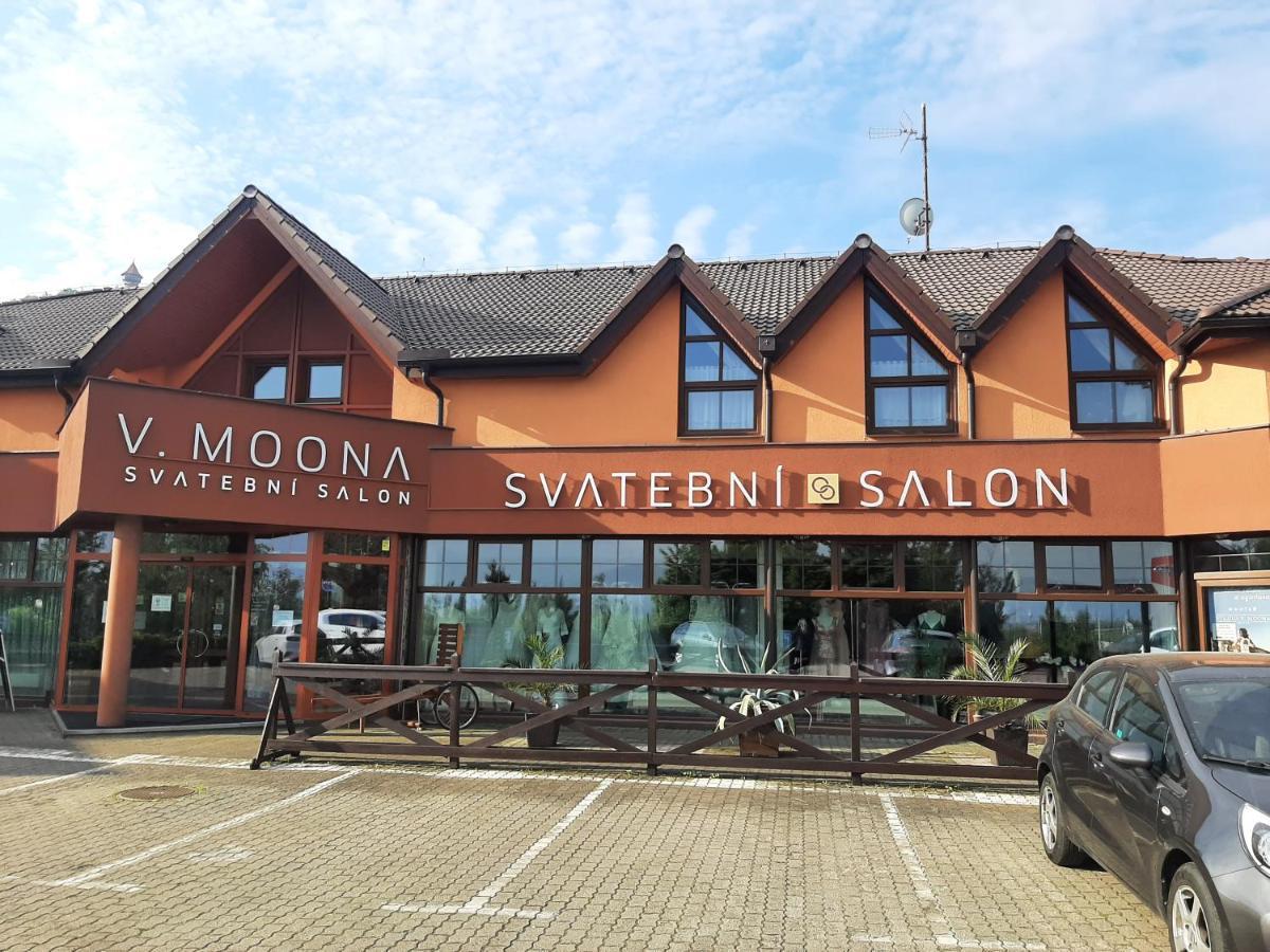 Garni Hotel Asas*** Мост Екстер'єр фото
