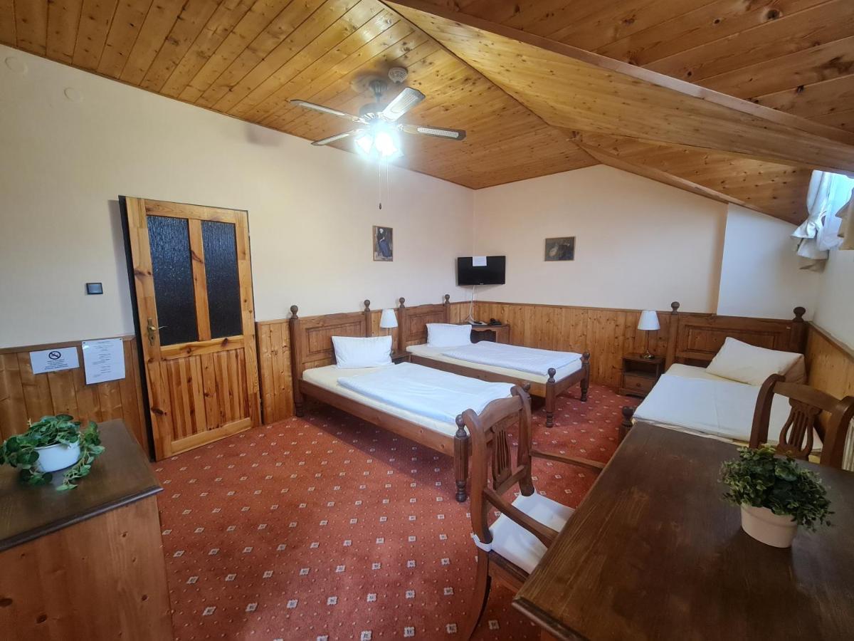 Garni Hotel Asas*** Мост Екстер'єр фото