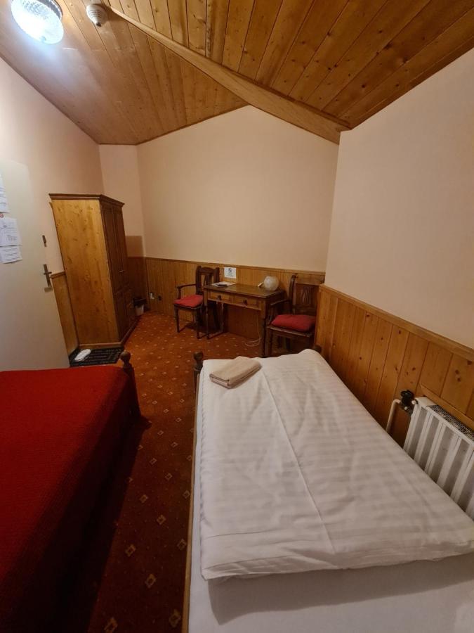 Garni Hotel Asas*** Мост Екстер'єр фото