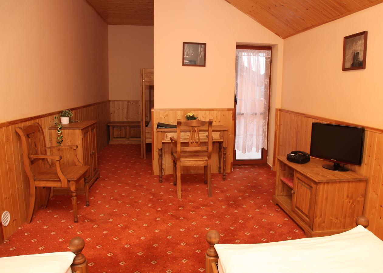 Garni Hotel Asas*** Мост Екстер'єр фото
