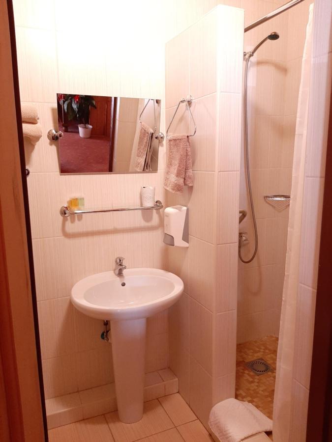 Garni Hotel Asas*** Мост Екстер'єр фото