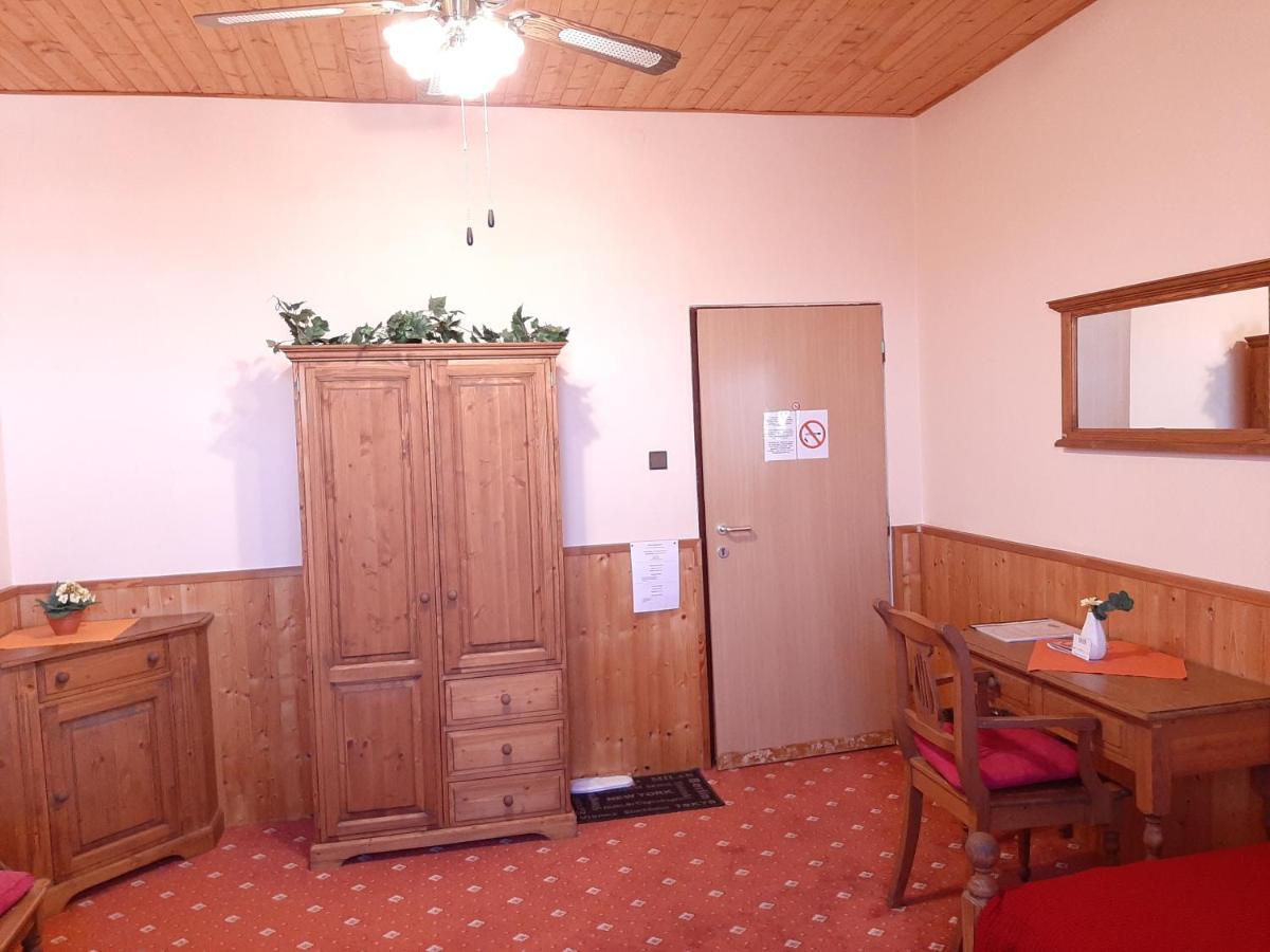 Garni Hotel Asas*** Мост Екстер'єр фото