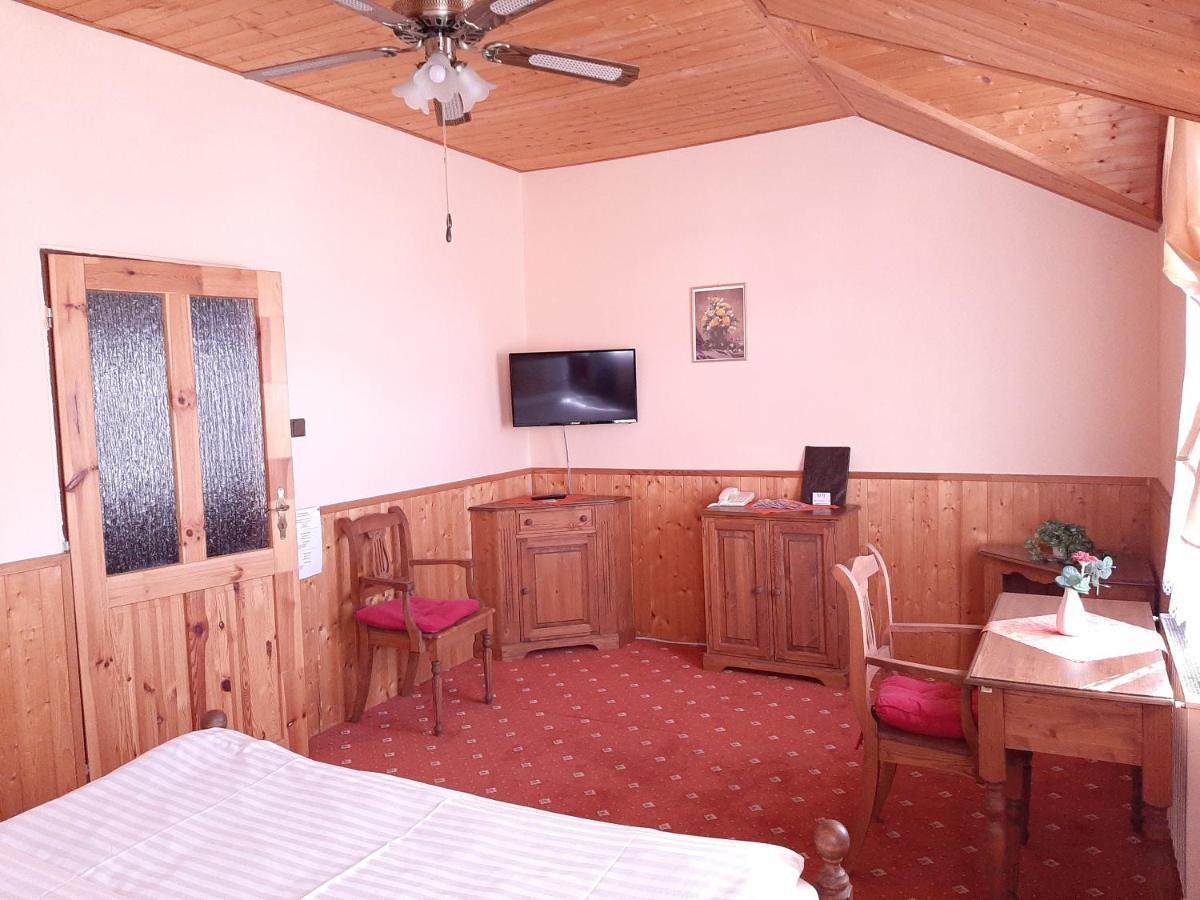 Garni Hotel Asas*** Мост Екстер'єр фото